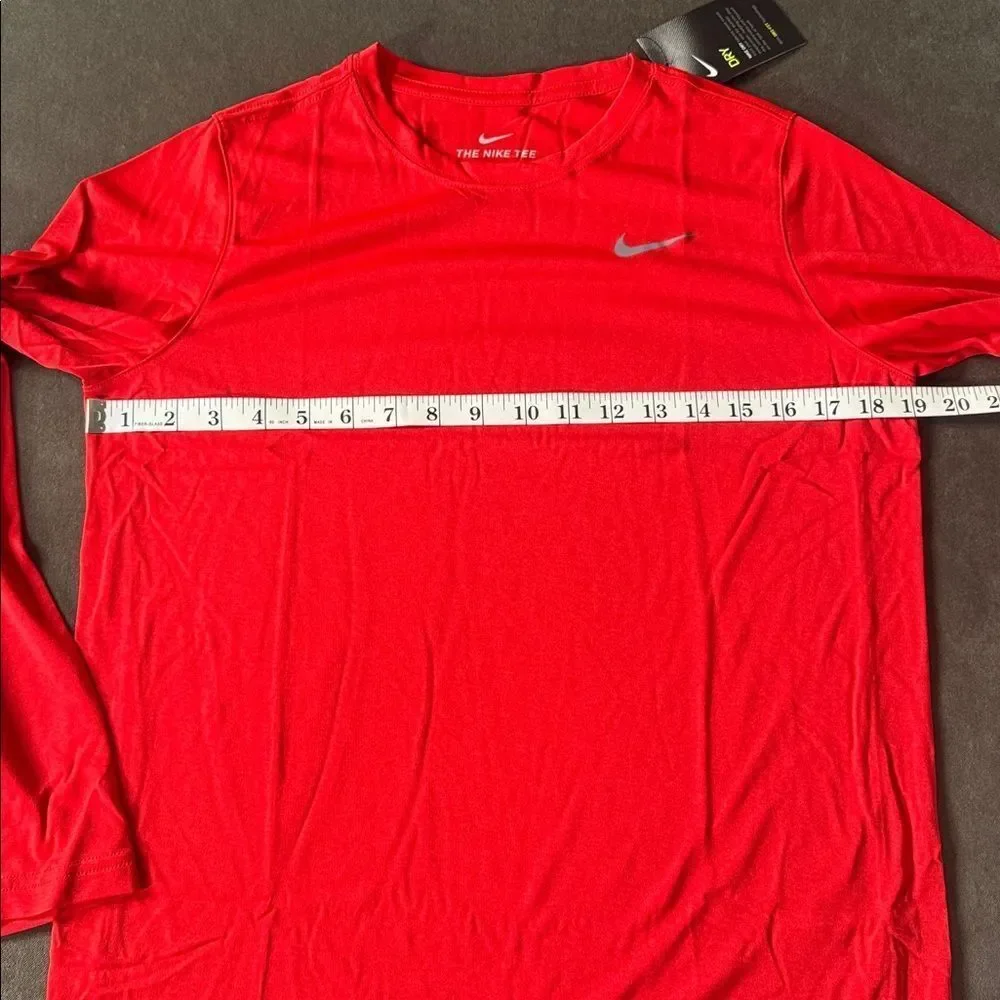 Nike Dry Boys Red Training Top Long Sleeve Athletic Fit Size XL 840177-657 NWT